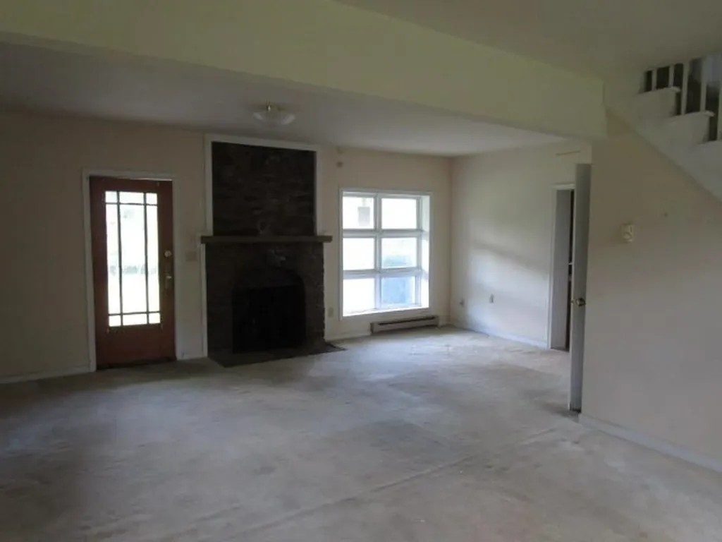 37 Oak Grove Lane Nellysford VA 22958