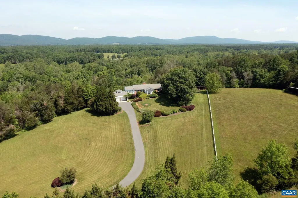 843 Campbell Road Keswick VA 22947