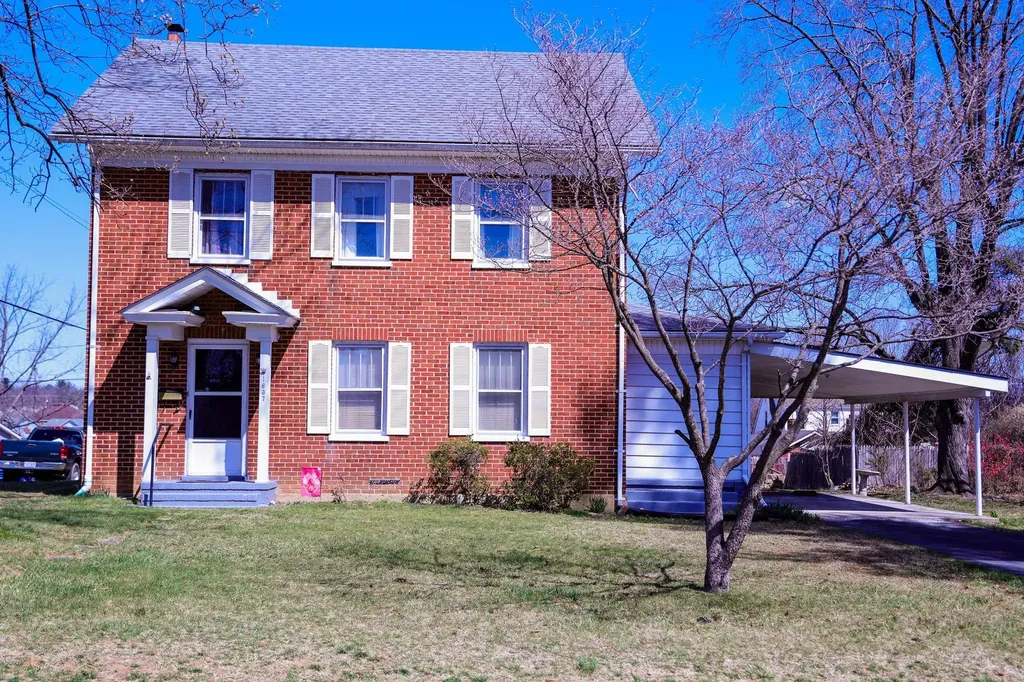 1637 Mulberry Street Waynesboro VA 22980