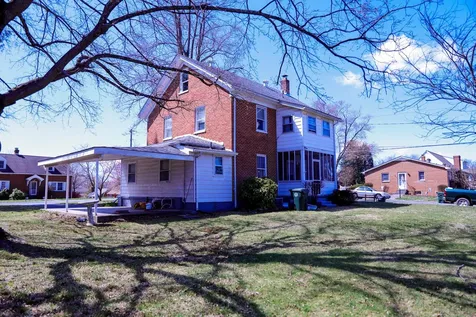 1637 Mulberry Street Waynesboro VA 22980