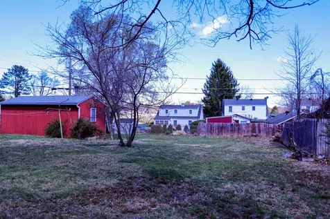 1637 Mulberry Street Waynesboro VA 22980