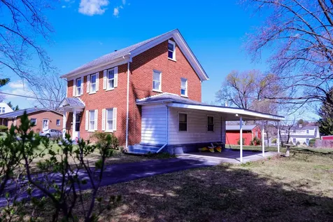 1637 Mulberry Street Waynesboro VA 22980