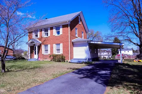 1637 Mulberry Street Waynesboro VA 22980