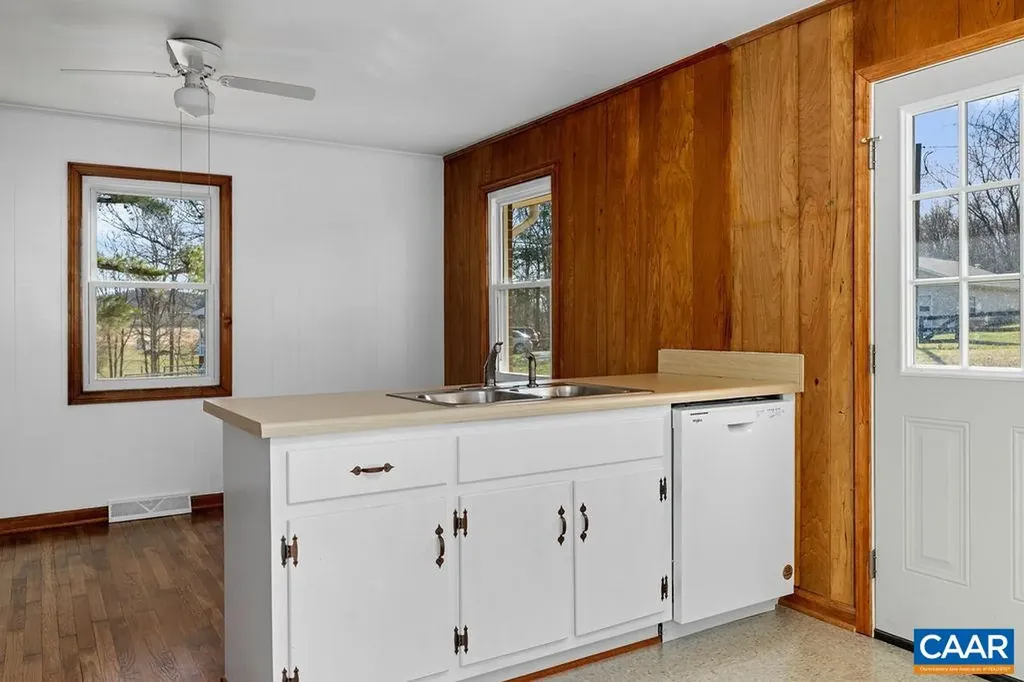 492 Avon Road Afton VA 22920