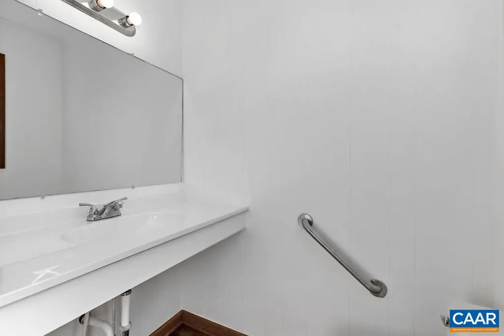 492 Avon Road Afton VA 22920