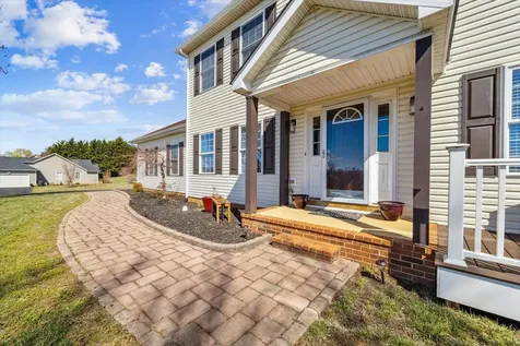 14 Boyington Boulevard Waynesboro VA 22980