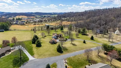 269 Foxfield Drive Staunton VA 24401