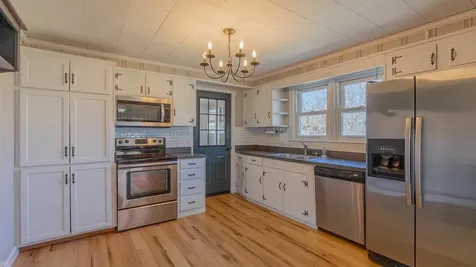 4544 East Side Highway Grottoes VA 24441