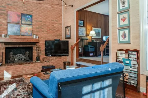 25 Maplehurst Avenue Harrisonburg VA 22801