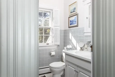25 Maplehurst Avenue Harrisonburg VA 22801