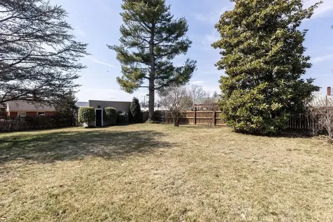 25 Maplehurst Avenue Harrisonburg VA 22801