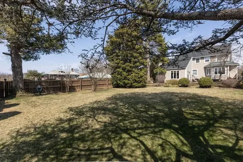 25 Maplehurst Avenue Harrisonburg VA 22801