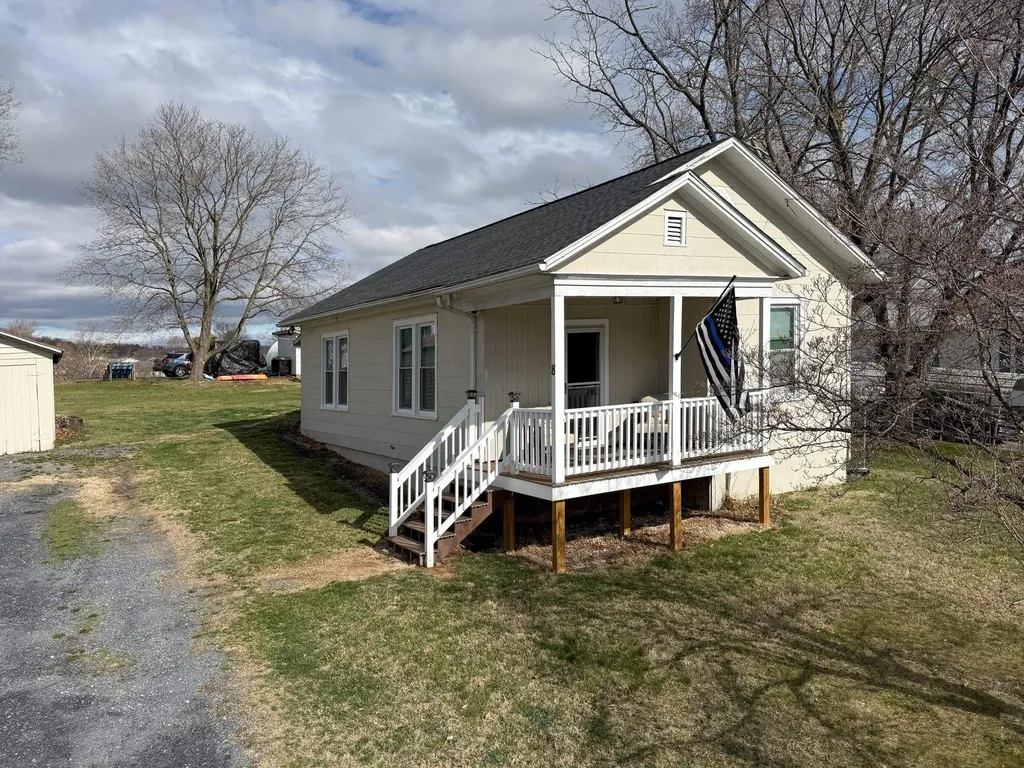 8 Lee Street Verona VA 24482