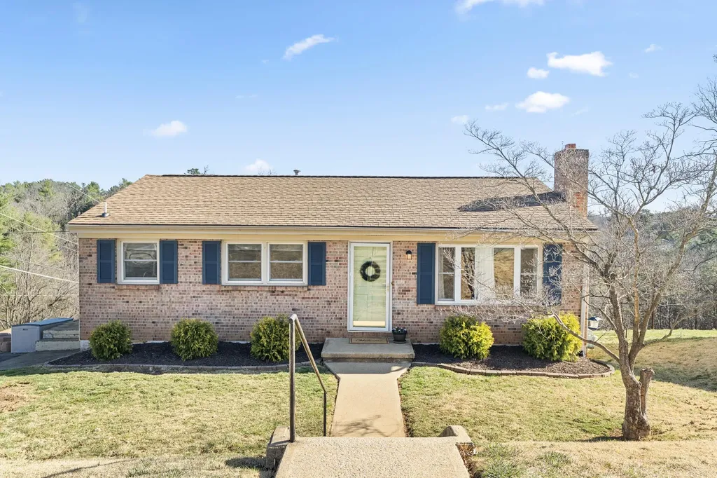 205 Overbrook Street Staunton VA 24401