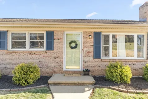 205 Overbrook Street Staunton VA 24401