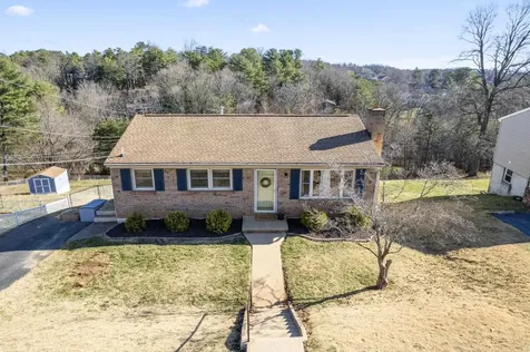205 Overbrook Street Staunton VA 24401