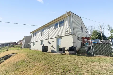 205 Overbrook Street Staunton VA 24401