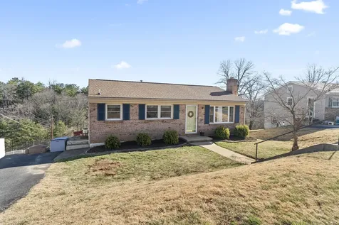 205 Overbrook Street Staunton VA 24401