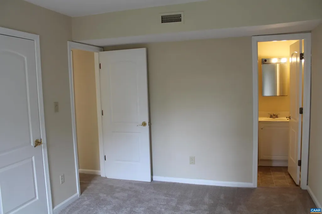 1508 Villa Terrace Charlottesville VA 22903