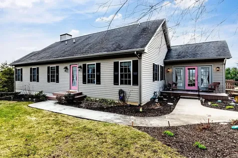 165 Howardsville Road Staunton VA 24401