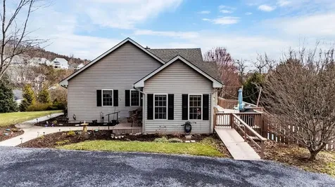 165 Howardsville Road Staunton VA 24401