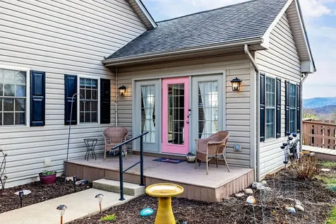 165 Howardsville Road Staunton VA 24401