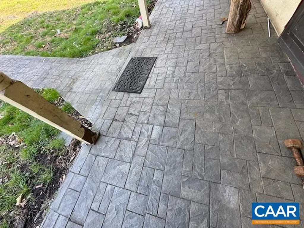 4473 Old Sand Road Schuyler VA 22969