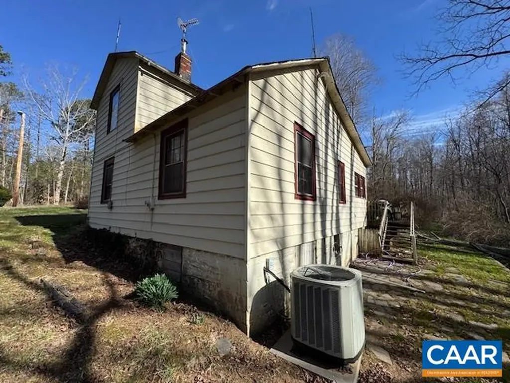 4473 Old Sand Road Schuyler VA 22969