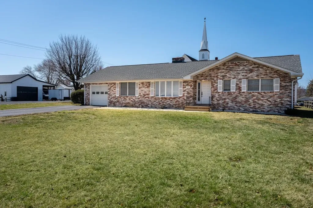 101 Hill Avenue Elkton VA 22827