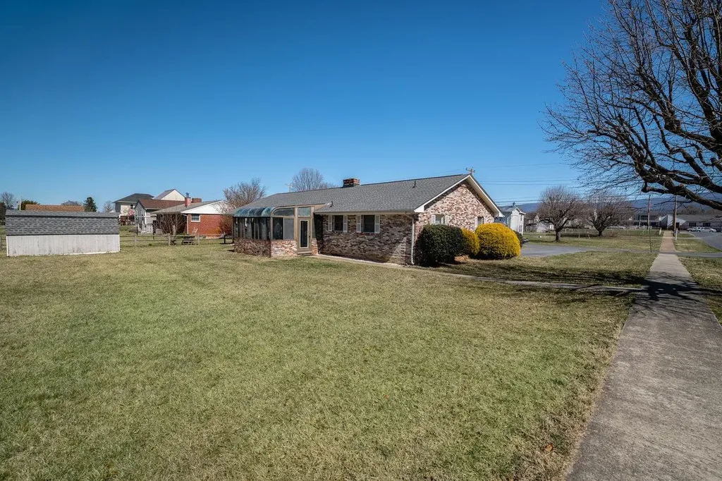 101 Hill Avenue Elkton VA 22827