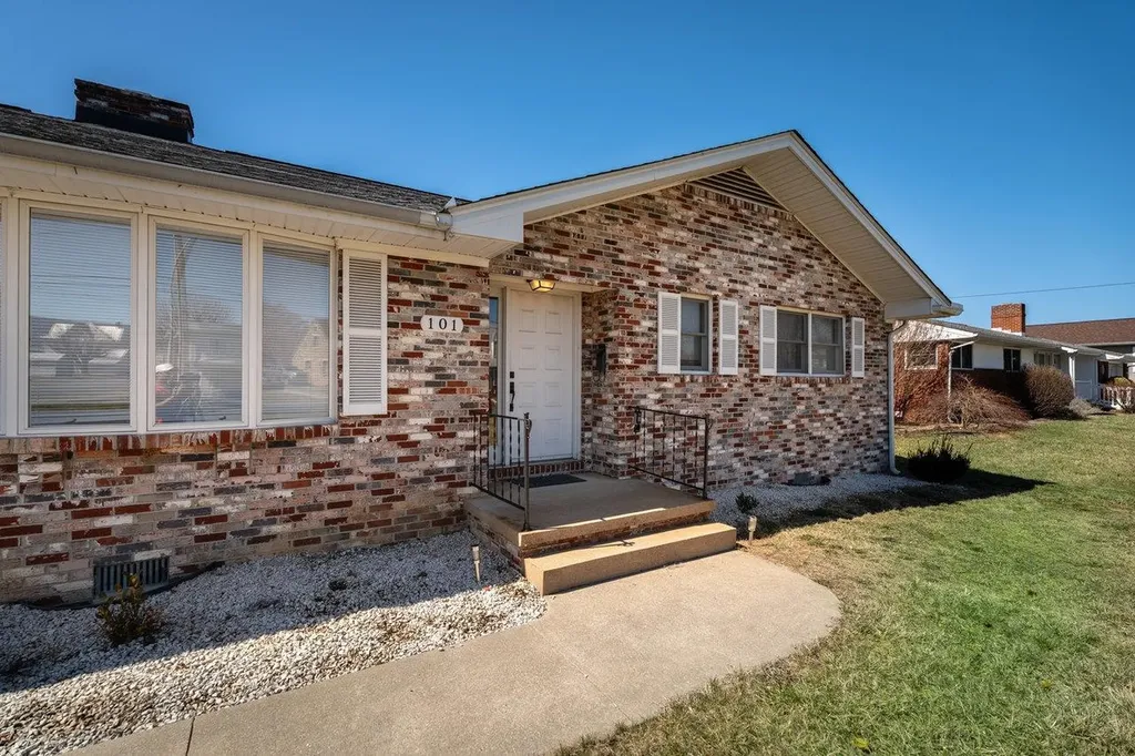 101 Hill Avenue Elkton VA 22827