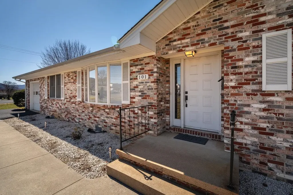 101 Hill Avenue Elkton VA 22827