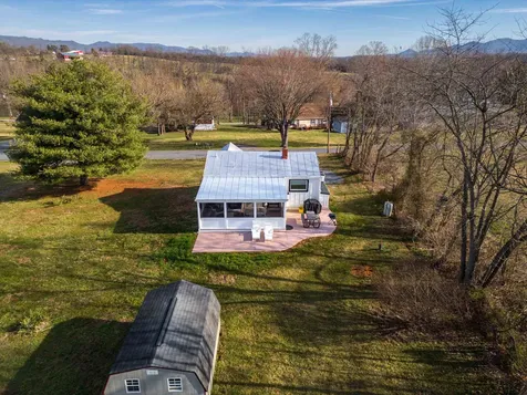 4453 Park Way Elkton VA 22827