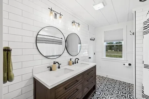 4453 Park Way Elkton VA 22827