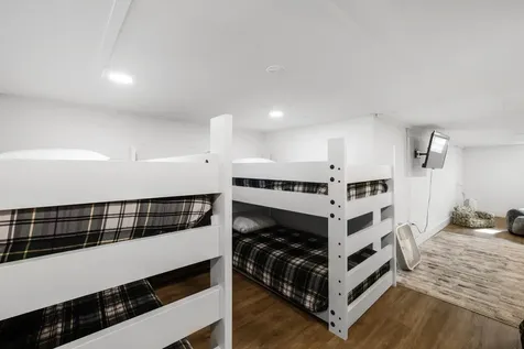 4453 Park Way Elkton VA 22827