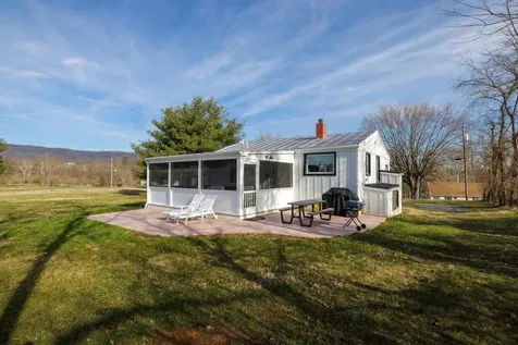 4453 Park Way Elkton VA 22827