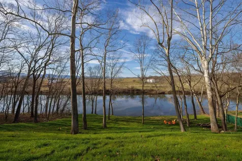 4453 Park Way Elkton VA 22827