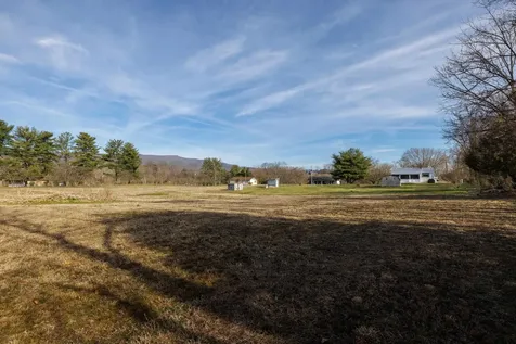 4453 Park Way Elkton VA 22827