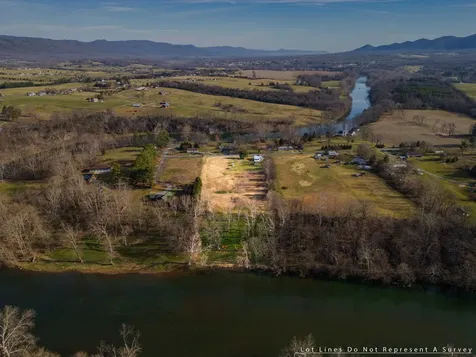 4453 Park Way Elkton VA 22827