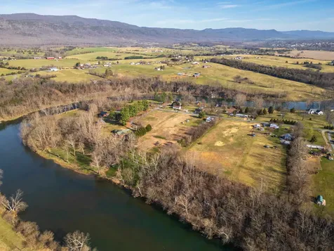 4453 Park Way Elkton VA 22827