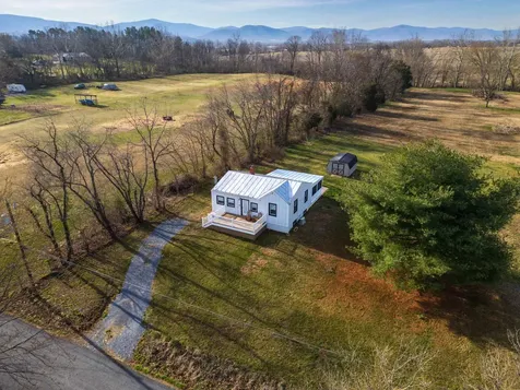 4453 Park Way Elkton VA 22827