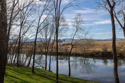 4453 Park Way Elkton VA 22827