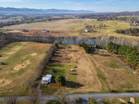 4453 Park Way Elkton VA 22827