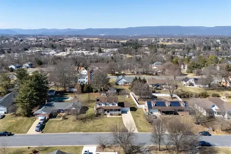 740 Jackson Street Woodstock VA 22664