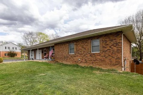 310 F Street Elkton VA 22827