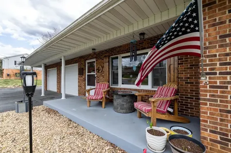 310 F Street Elkton VA 22827