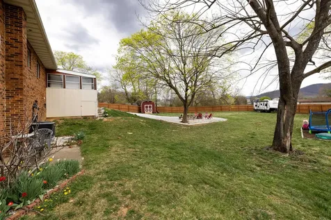 310 F Street Elkton VA 22827