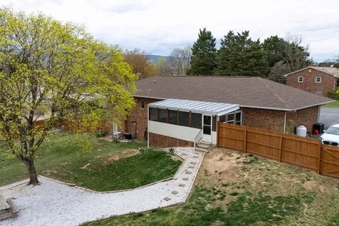 310 F Street Elkton VA 22827