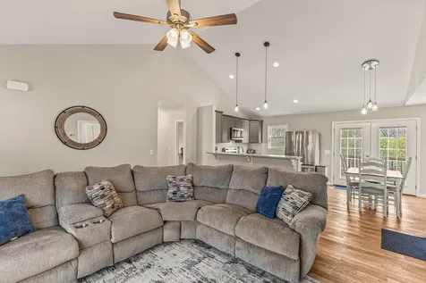 1440 Mandolin Avenue Grottoes VA 24441