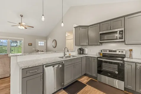 1440 Mandolin Avenue Grottoes VA 24441